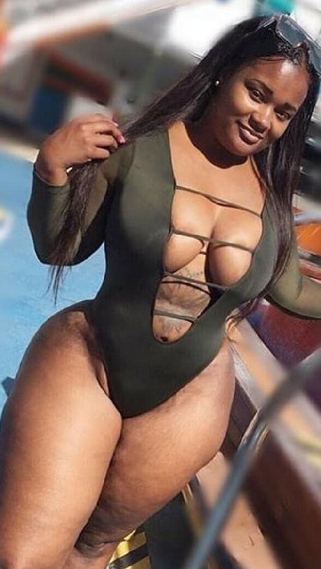 Обнаженная фотография утечки OnlyFans от Ashleythebombshell