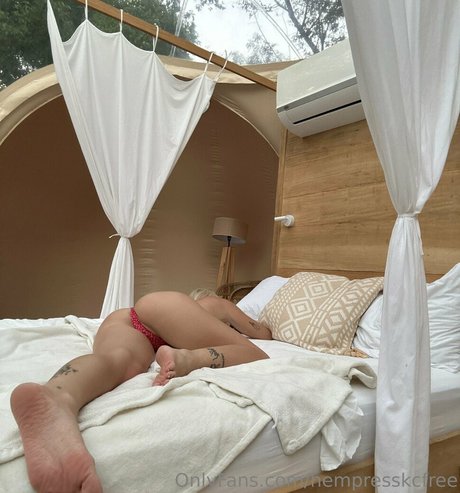 Alasti lekkinud OnlyFans-i pilt Hempresskcfree