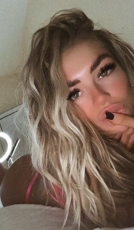 Carys Pearson naked leaks OnlyFans pic