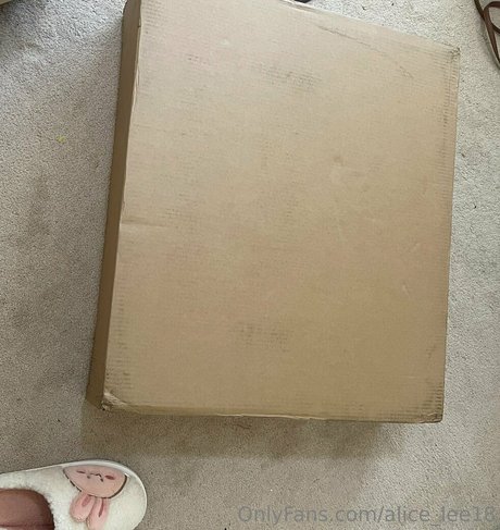 Foto desnuda filtrada de OnlyFans de Alicelee18