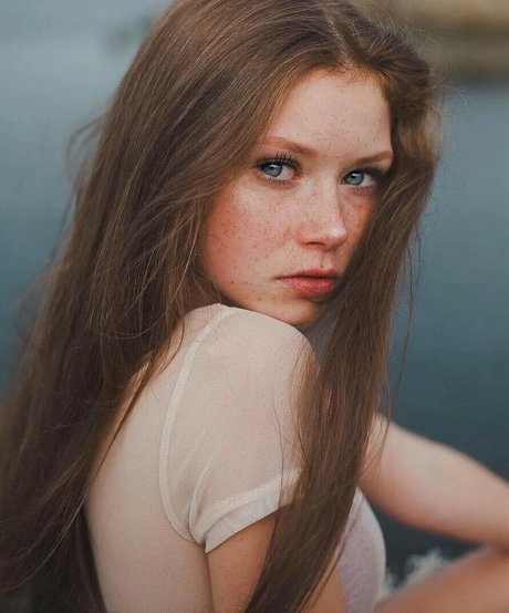 Обнаженная фотография утечки OnlyFans от Lilyana Alexander