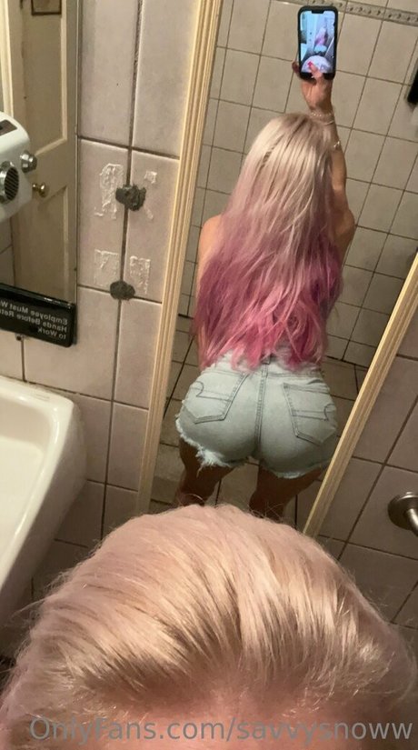 Savvysnoww naked leaks OnlyFans pic