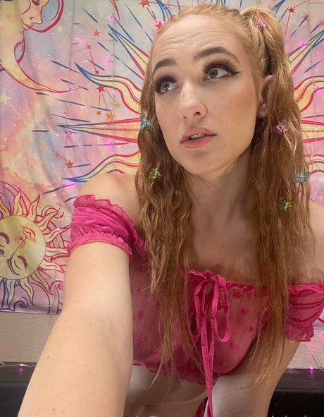 Naken lekkede OnlyFans-bilde av Neverlybaby