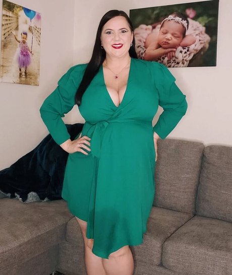 OnlyFans-model Curvesandcableweights