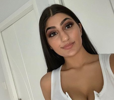 Alasti lekkinud OnlyFans-i pilt Busty Indian