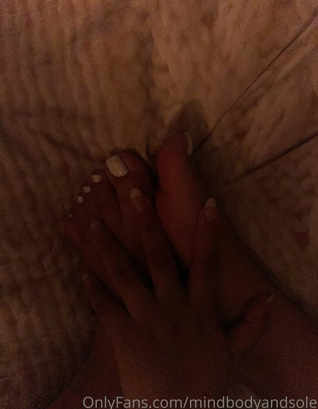 Nahá fotka uniklých OnlyFans od Mindbodyandsole