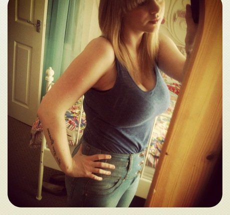 Nahá fotka uniklých OnlyFans od Gina May Mielke