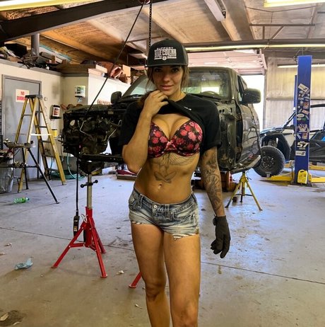 Naken lekkede OnlyFans-bilde av Julia Hunt