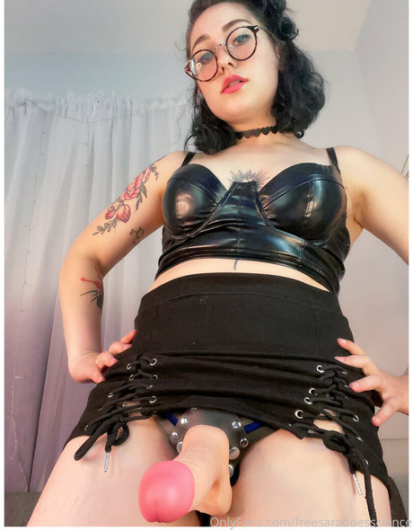 Обнаженная фотография утечки OnlyFans от Freesaradoesscience