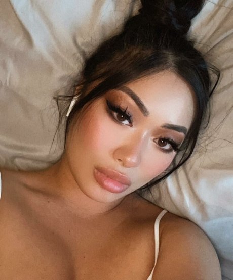 Nahá fotka uniklých OnlyFans od Sakura Nakamura