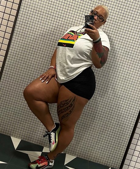 Queen R OnlyFansリークヌード写真