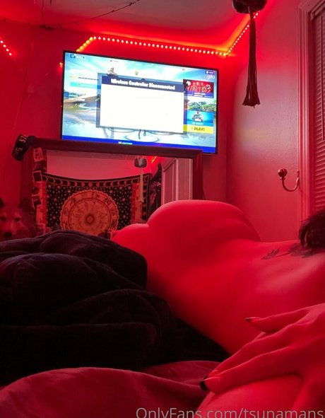 Foto desnuda filtrada de OnlyFans de Tsunamans