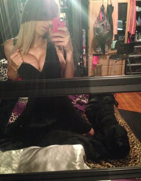 Naakte gelekte OnlyFans-foto van Juliettestray