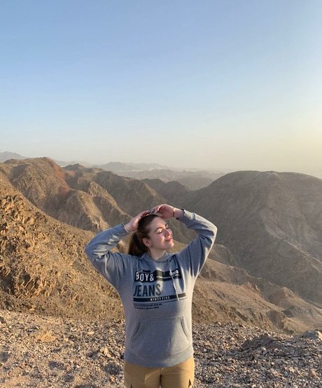 Naakte gelekte OnlyFans-foto van Sasha Shtern