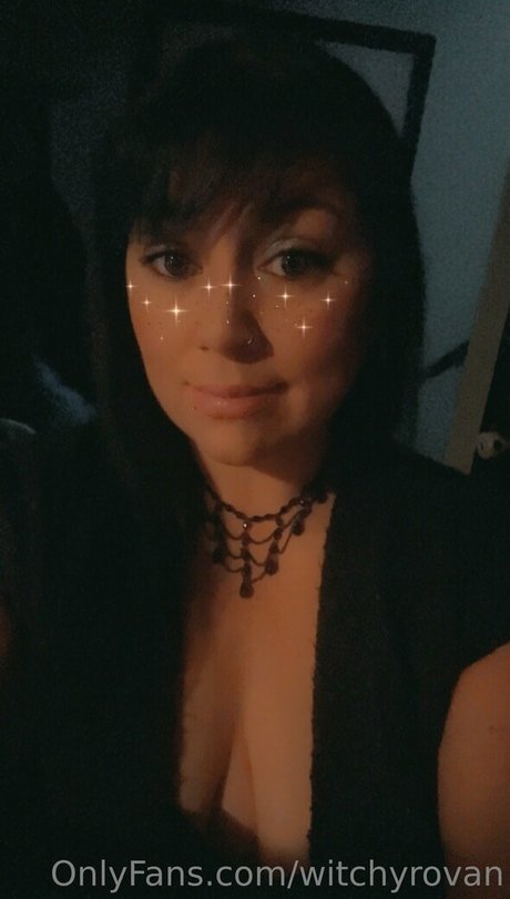 Witchyrovan naked leaks OnlyFans pic