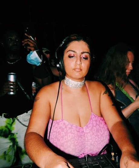 Alasti lekkinud OnlyFans-i pilt Chippynonstopof