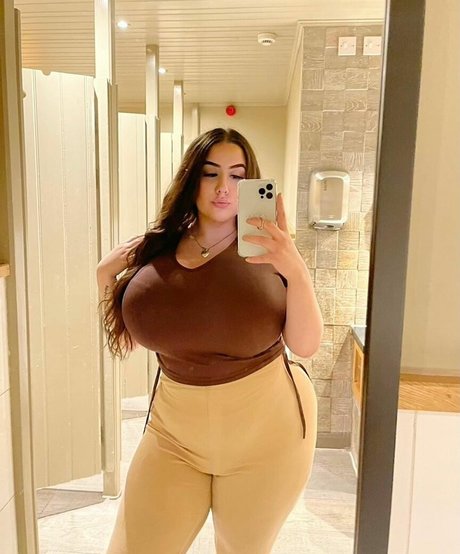 Foto desnuda filtrada de OnlyFans de Pettiana  Cypriotmami