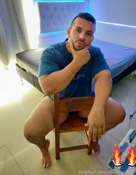 Alasti lekkinud OnlyFans-i pilt Dennyscobar1