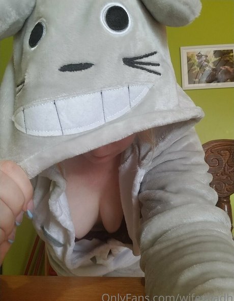 Naakte gelekte OnlyFans-foto van Wifeyfiadh