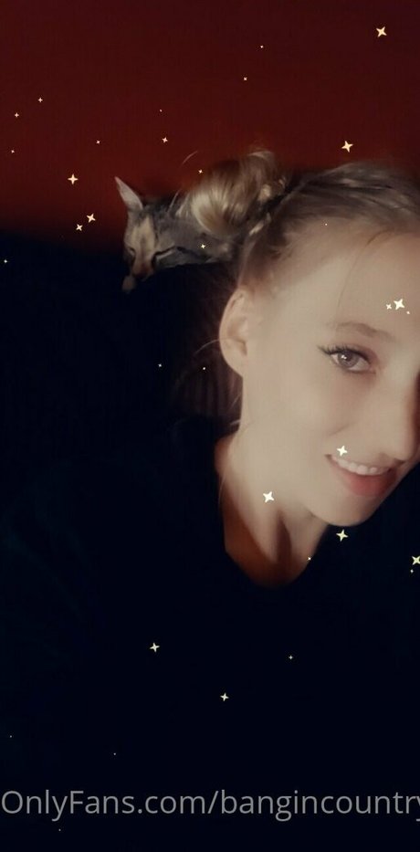 Naken läckt OnlyFans-bild av Bangincountrygal