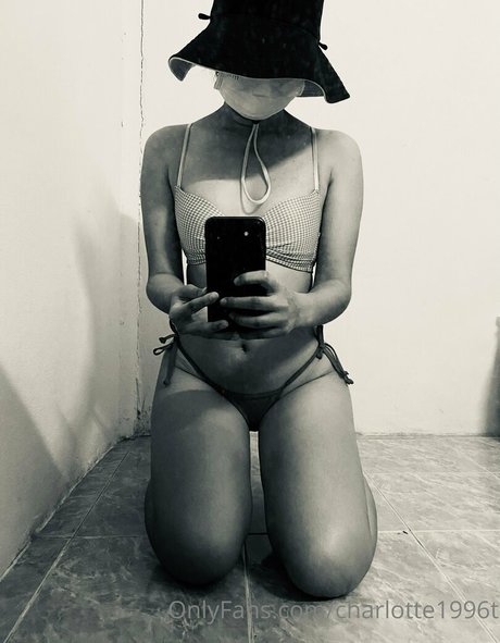 Charlotte1996t OnlyFansリークヌード写真