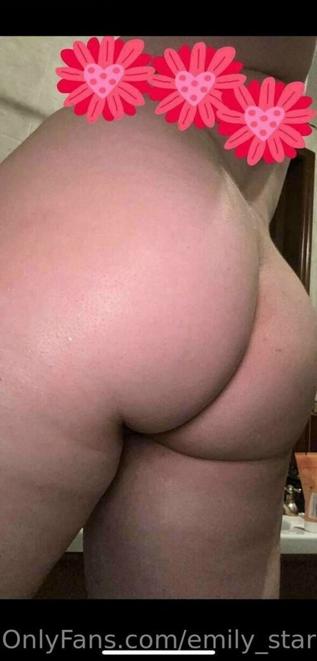 Nahá fotka uniklých OnlyFans od Emilystar