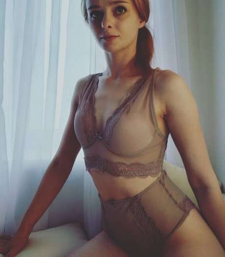 Alasti lekkinud OnlyFans-i pilt Effys