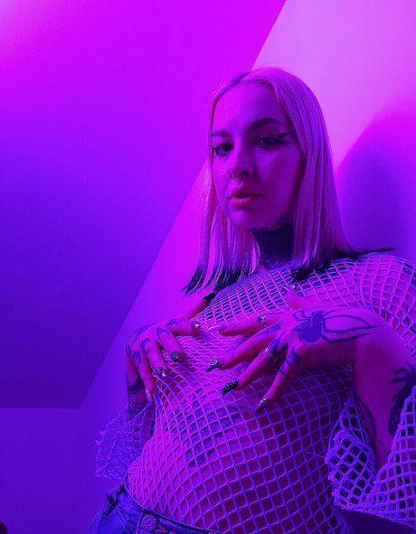 Обнаженная фотография утечки OnlyFans от Dariamilk