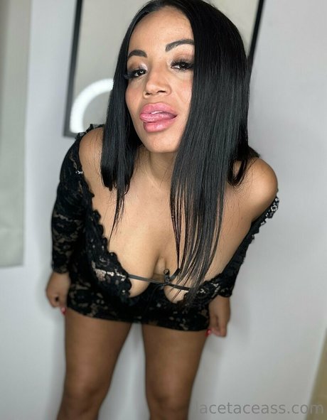 Обнаженная фотография утечки OnlyFans от Lacetaceass