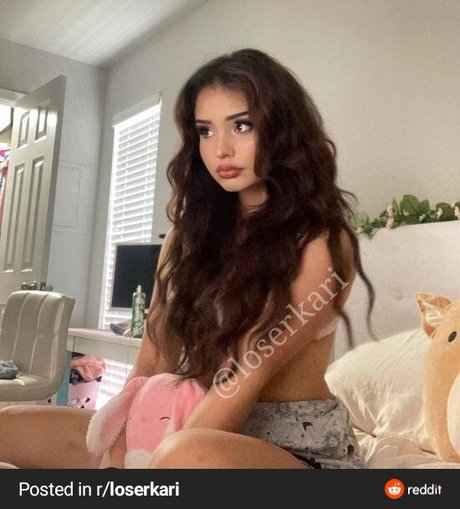 Naakte gelekte OnlyFans-foto van Loserkari