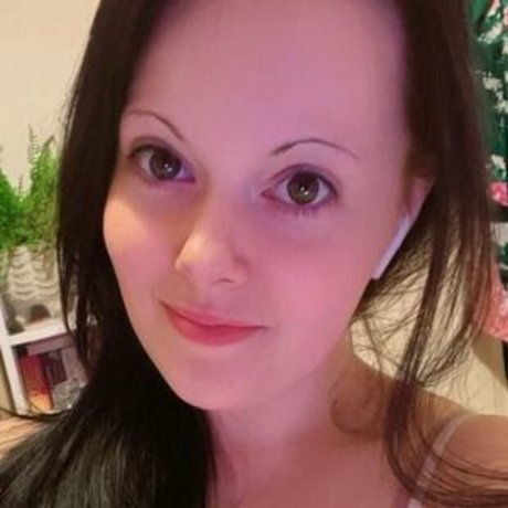 Alasti lekkinud OnlyFans-i pilt Bobbie