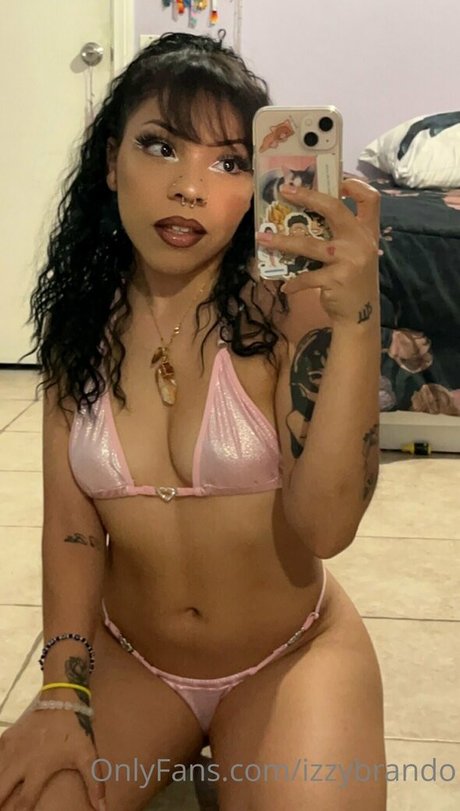 Nahá fotka uniklých OnlyFans od Izzykento