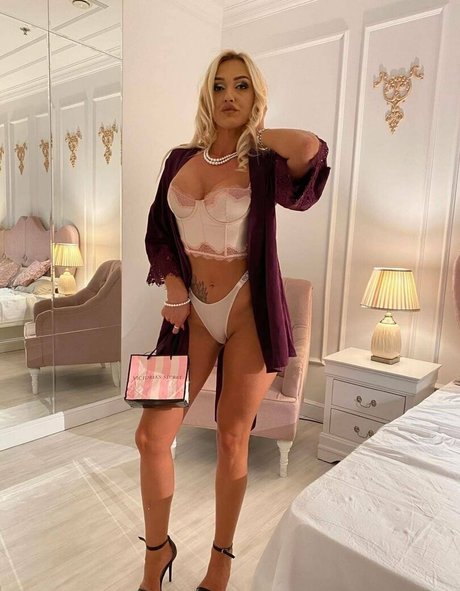 Naakte gelekte OnlyFans-foto van Miarodriguezx