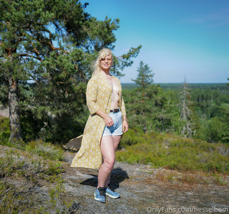 Alasti lekkinud OnlyFans-i pilt Hesselbom