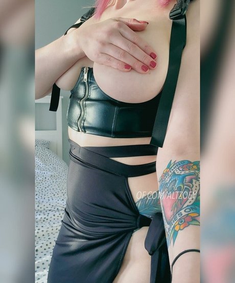 Naken lekkede OnlyFans-bilde av Altzoey