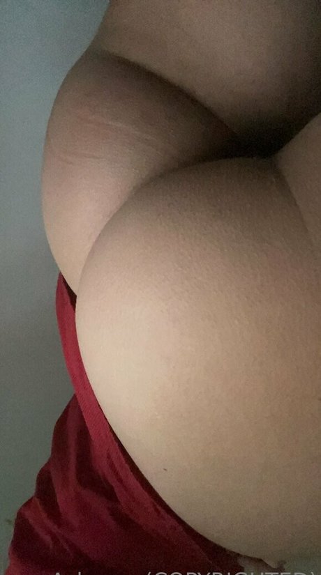 Nacktes geleaktes OnlyFans-Foto von Hiitsash