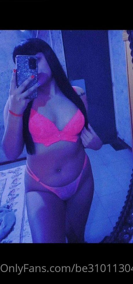 Foto di nudo di fuga di OnlyFans di Be31011304