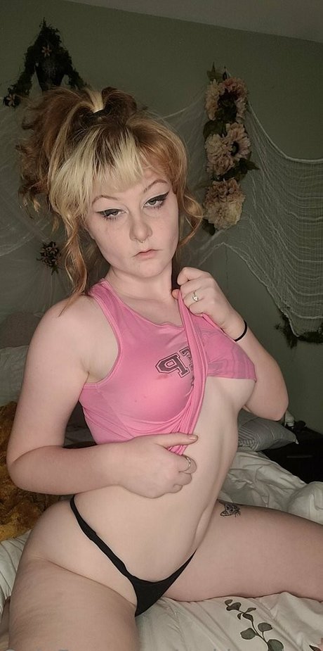 Nacktes geleaktes OnlyFans-Foto von Redheadredemption