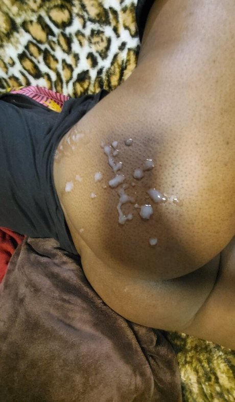 Naakte gelekte OnlyFans-foto van Jadejordanph