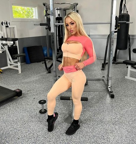 OnlyFans-model Fit Kitty
