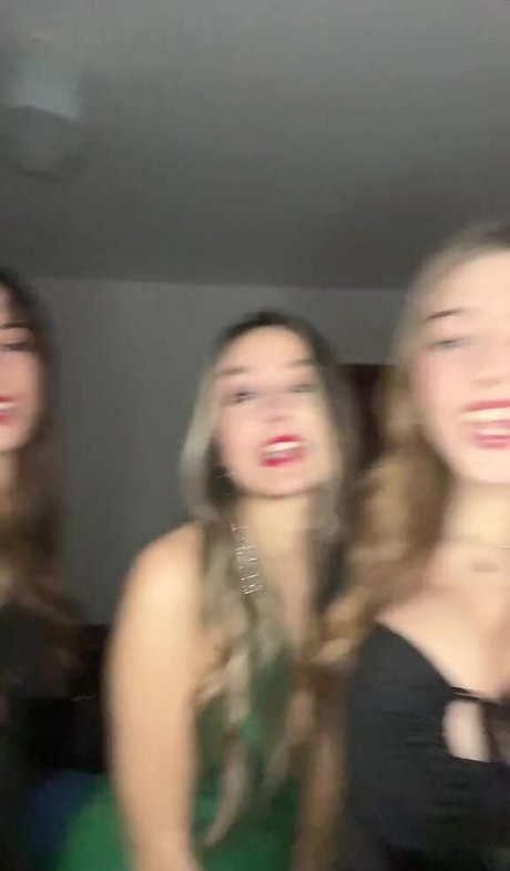 Naakte gelekte OnlyFans-foto van Francesca S