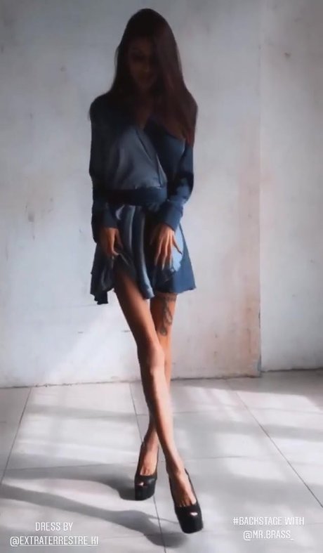 Alasti lekkinud OnlyFans-i pilt Caroline Queen