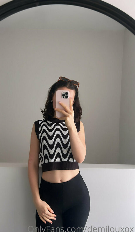Alasti lekkinud OnlyFans-i pilt Demilouxox