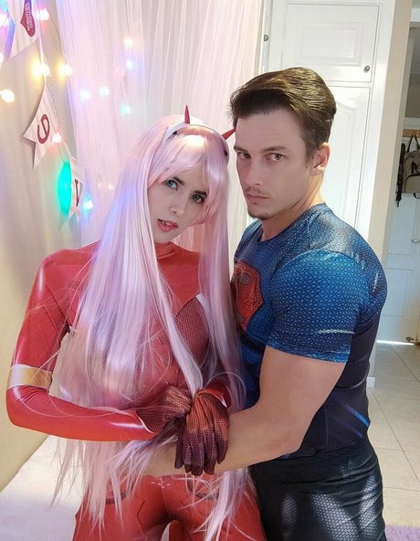 Naken läckt OnlyFans-bild av Lenidollcastle