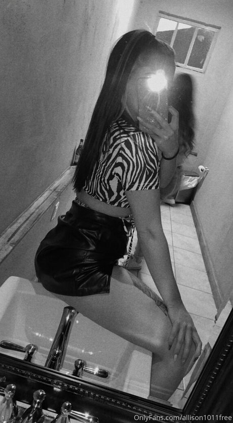 Naken läckt OnlyFans-bild av Allison1011free