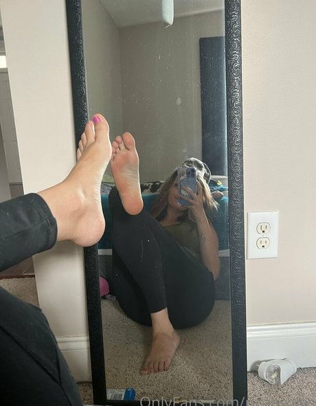 Alasti lekkinud OnlyFans-i pilt Ricaasoles