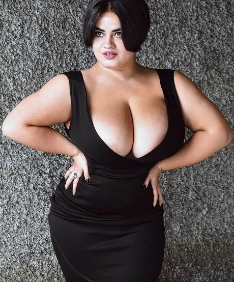 Valentine Blagoeva OnlyFansリークヌード写真