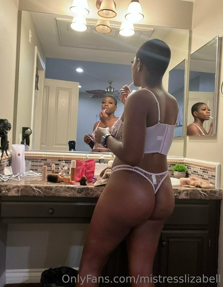 Nahá fotka uniklých OnlyFans od Mistresslizabell