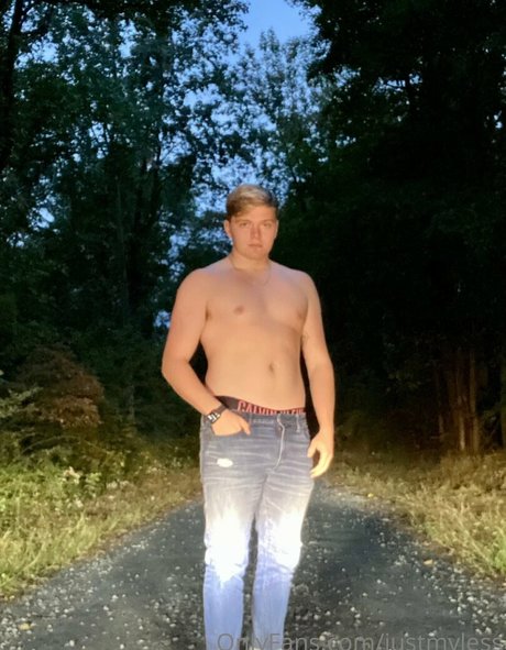 Alasti lekkinud OnlyFans-i pilt Justmyless