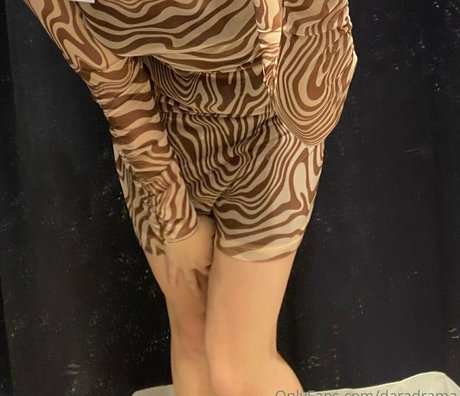 Обнаженная фотография утечки OnlyFans от Daradrama